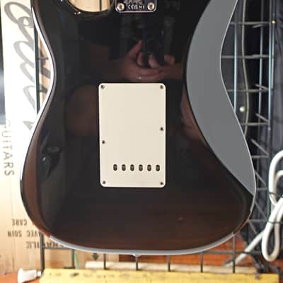 Immagine Fender Limited Edition Vintera II 60s Stratocaster 2024 - Black - 6