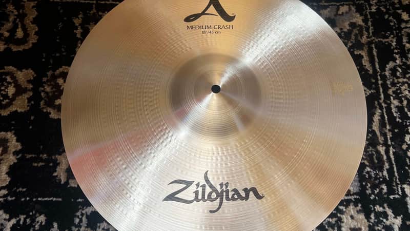(MINT) Zildjian 18" A Medium Crash Cymbal - Traditional image 1