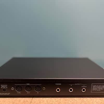 Roland MT-32 REV2 with original box image 2