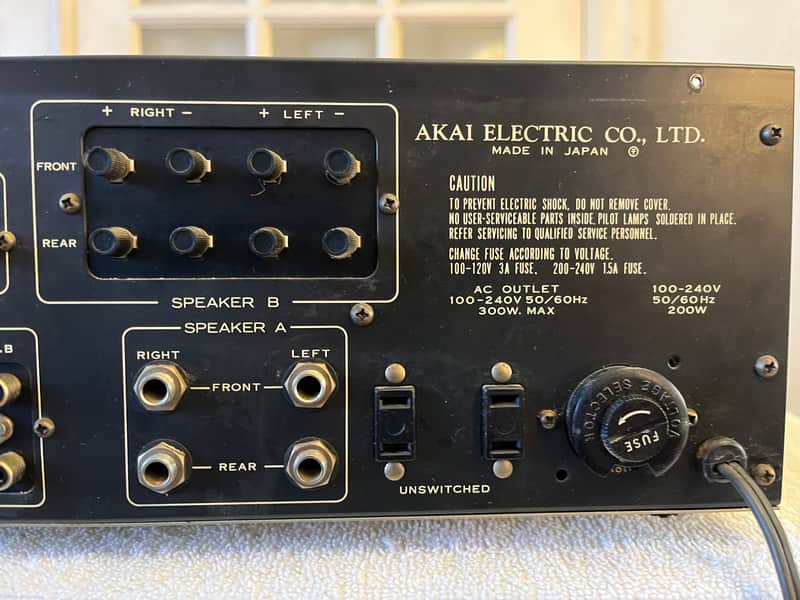 Vintage AS-8100 Surround Stereo Amplifier Tuner-Powers On-Tested