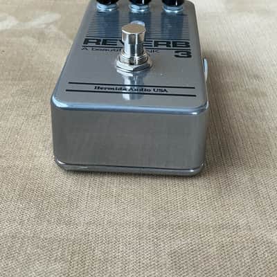 Hermida Audio Reverb 3 by Lovepedal 3-Knob - Silver image 5
