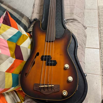 Fender F HOLE image 3