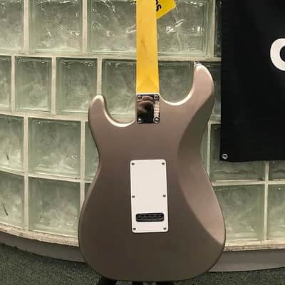 G&L Legacy Shoreline Gold image 11