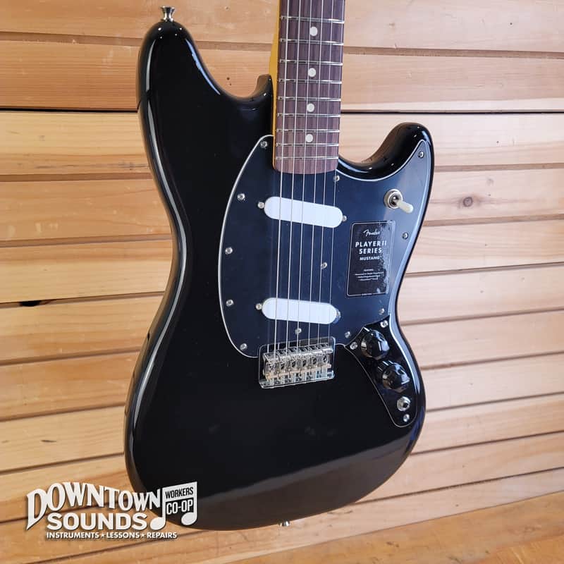Fender Player II Mustang Electri Guitar - Black, Rosewood Fingerboard