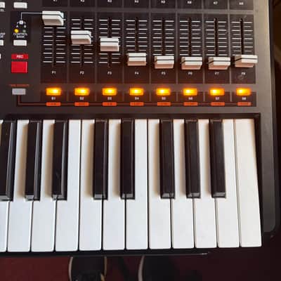 Akai MPK49 - Black image 4
