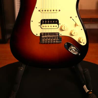 2018 Fender American Professional Stratocaster HSS Shawbucker – 3-Tone Sunburst w/ Hardshell Case image 5