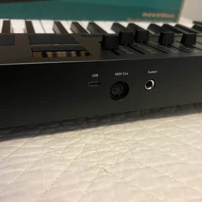 Novation Launchkey 49 MKIV MIDI Keyboard Controller 2024 - Present - Black image 5