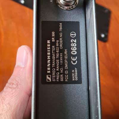Sennheiser Sennheiser SRC-SAD Stereo Transmitter 790–822 MHz + EW-CAD IEM Receiver – German Tank System image 8