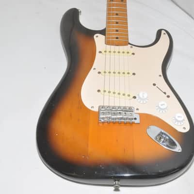 Fender Japan ST57（T）'57 Stratocaster 2-Tone Sunburst Electric Guitar Ref No 7526 image 2