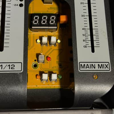 Behringer UFX1204 12-Input 4-Bus Mixer XENYX USB 2010s - Standard image 8
