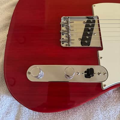 Fender American Vintage II '63 Telecaster 2022 - Present - Crimson Red Transparent image 2