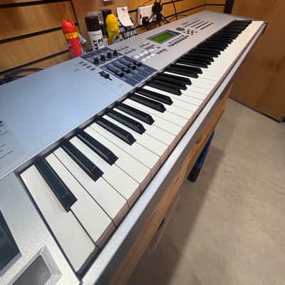 Yamaha Motif ES 8 Production Synthesizer