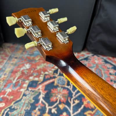 Gibson Les Paul Classic Honeyburst Solid Body - 2006 image 22