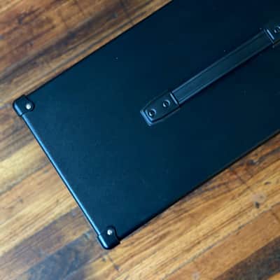 BOSS KATANA 150 Watt 2x12" 8Ω Cabinet image 2