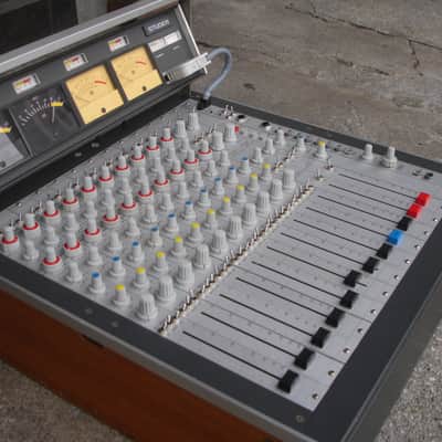 Studer 169 small recording and mixing console/ sidecar image 10