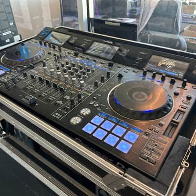 Used pioneer RZX Dj Controller w/ 3 screen and 2 laptop controller with live in prox case image 4