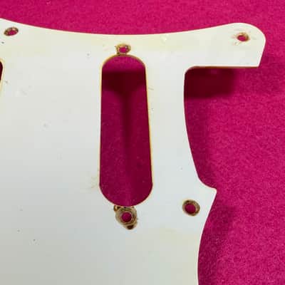 GVT Master-Aged 1954–1957 for Stratocaster® Pickguard – Vintage Eggshell ABS / Aged image 7