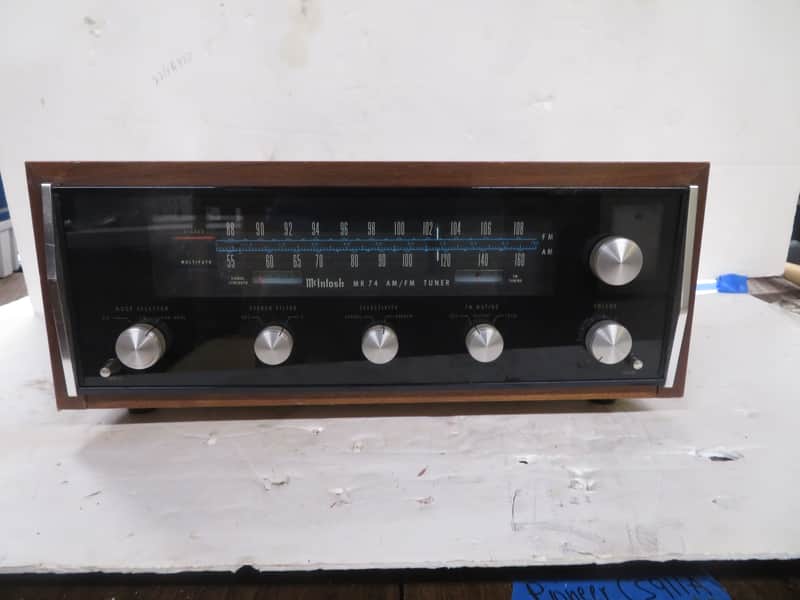 McIntosh MR74 Stereo tuner mid 1970's - Glass and black image 1