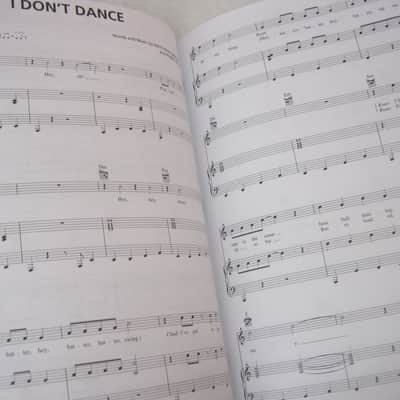 High School Musical 2 Piano Play-Along CD Vocal Guitar Sheet Music Song Book Songbook image 3