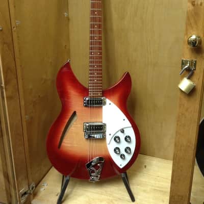 Rickenbacker 330 (1990 - 2011) | Reverb