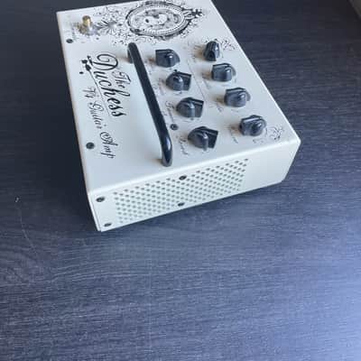 Victory Amps V4 The Duchess 180-Watt Hybrid Guitar Amp Pedal with 112 Neo Cabinet image 4