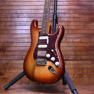 Squier Limited Edition Classic Vibe™ '60s Stratocaster® HSS, Sienna Sunburst image 3
