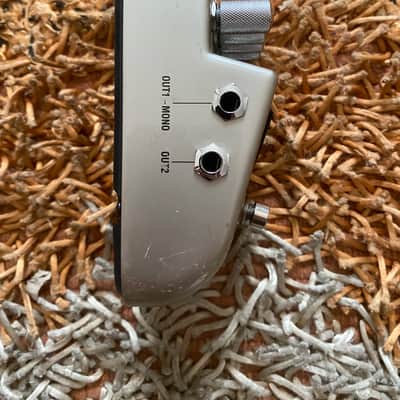 Marshall VT-1 Vibratrem Vibrato and Tremolo Pedal 2010s - Silver image 4