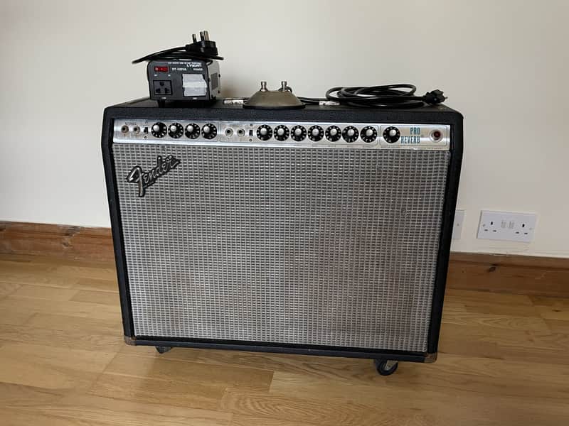 Fender Pro Reverb 2-Channel 70-Watt 2x12" Guitar Combo