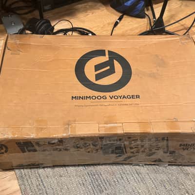 Moog Minimoog Voyager Performer Edition 44-Key Monophonic Synthesizer 2015 - Quarter-Sawn Tiger Oak image 7