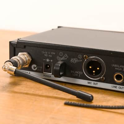 Shure SLX4 Wireless Receiver - H5 Band: 518-542 MHz (NO POWER SUPPLY) CG010X9 image 7
