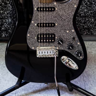 Squier Affinity Series Stratocaster HSS with Laurel Fretboard 2018 - Present - Montego Black Metallic image 2