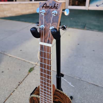 Amahi UK440C-EQ Concert Ukulele w/Electronics - Natural image 5