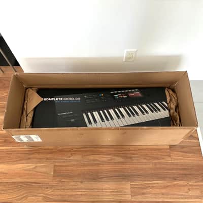 *Like New* Native Instruments NI Komplete Kontrol S49 Mk2 + Komplete Select + 15v PSU image 8