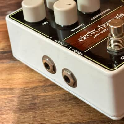 Electro Harmonix LESTER DELUXE  G ROTARY SPEAKER EMULATOR image 9