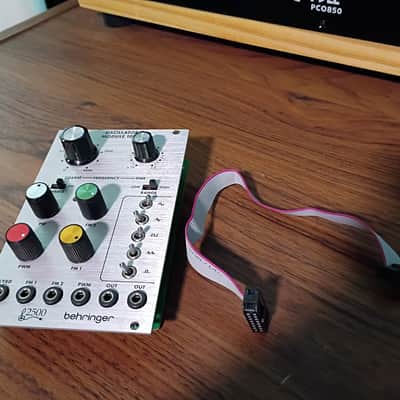 Behringer 1004 Oscillator Eurorack Module 2021 - Present - Silver image 7