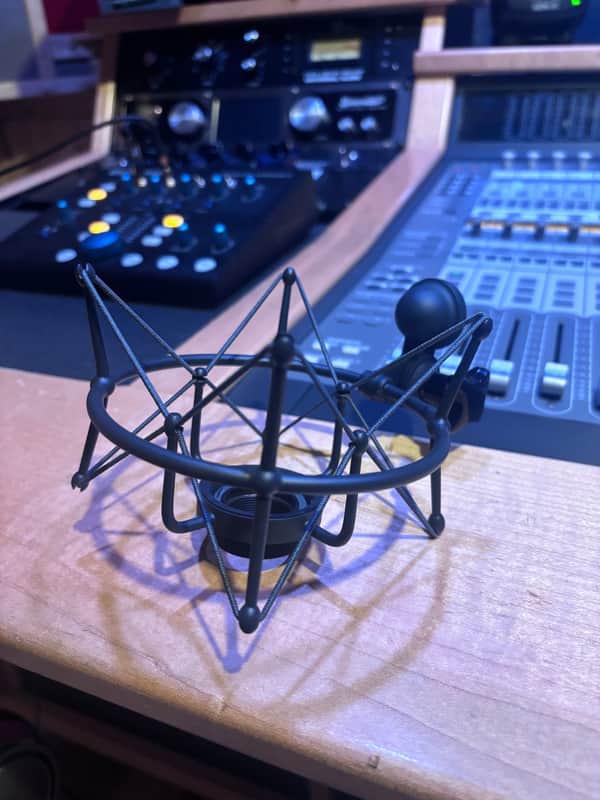 Neumann EA-1 MT Shock Mount 2010s - Black