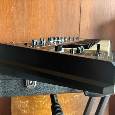 Roland SH-2 vintage analog synthesizer Perfect Working w/ original case image 5