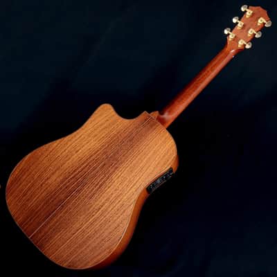 Taylor 710ce (2002 Made in the USA) Taylor Electro-Acoustic Acoustic Guitar [20020514120] (07/06) image 8