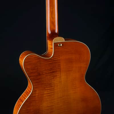 Eastman AR580CE Honeyburst Archtop Guitar NEW image 12
