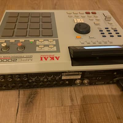 Akai MPC2000XL EB16 ALL OPTIONALS 8 OUTS EB16 CARDS READER image 2