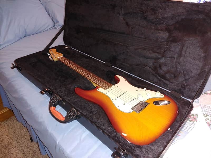 Fender American Deluxe Stratocaster Ash with Rosewood Fretboard 2011 - 2016 - Tobacco Sunburst