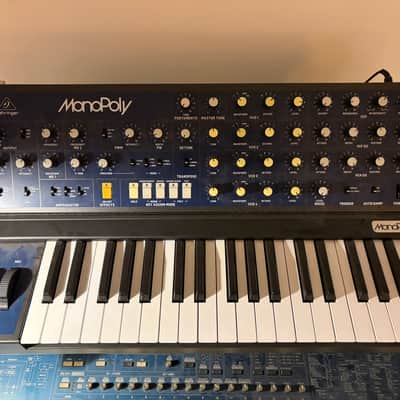 Behringer MonoPoly