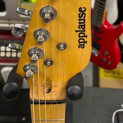 Applause Super Strat - Includes Hardshell Case! Bild 6