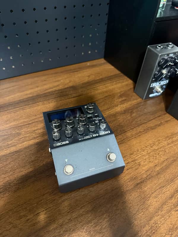 Boss IR-200 Amp and IR Cabinet 2021 - Present Silver image 1