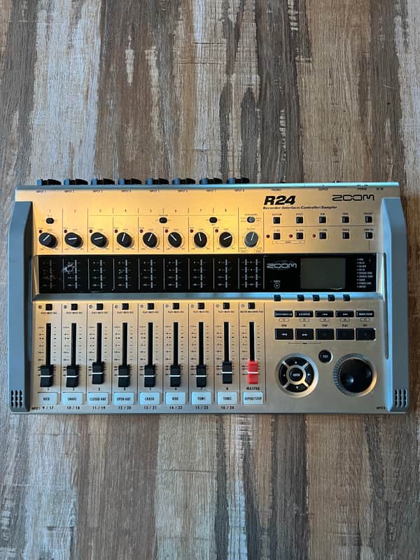 Zoom R24 USB Audio Interface / Digital Multitrack Recorder / Control Surface 2010s - Silver image 1