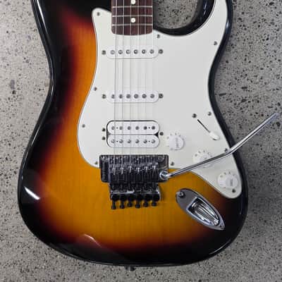 Fender Player Stratocaster Floyd Rose HSS with Pau Ferro Fretboard 2018 - Present - 3-Color Sunburst image 2