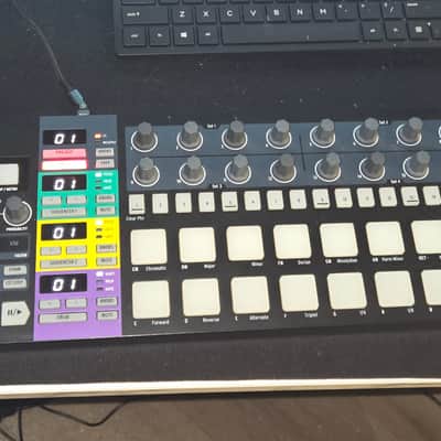 Arturia BeatStep Pro Black Edition MIDI Controller 2019 - 2021 - Black