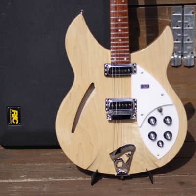 Rickenbacker 330 24-fret 2007 - Mapleglow image 14
