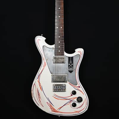 Wild Customs Wildmaster from 2022 in White Ja'o Pinstripe with Case image 1