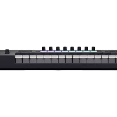 Novation Launchkey 25 MK4 MIDI Keyboard Controller image 3
